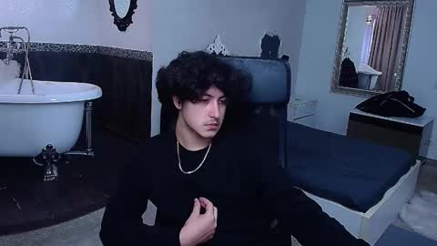 Snapshot of griffindane chatting on February 10, 6:17 am GriffinDane online show from February 10, 6:17 am