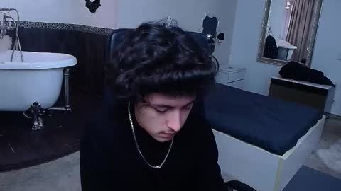 Snapshot of griffindane chatting on February 15, 7:51 am GriffinDane online show from February 15, 7:51 am