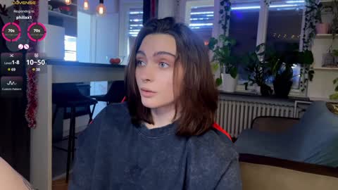 Alice online show from December 2, 11:45 am