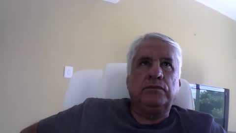 Snapshot of grisa01 chatting on May 11, 4:37 pm grisa01 online show from May 11, 4:37 pm