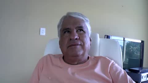 Snapshot of grisa01 chatting on May 15, 12:12 pm grisa01 online show from May 15, 12:12 pm