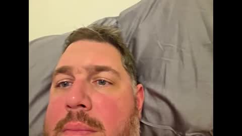 Snapshot of grizzly_uncut chatting on November 6, 4:35 am grizzly_uncut online show from November 6, 4:35 am