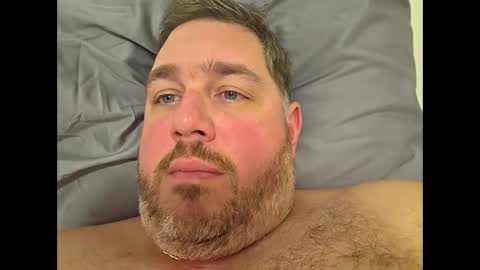 Snapshot of grizzly_uncut chatting on December 2, 5:35 am grizzly_uncut online show from December 2, 5:35 am