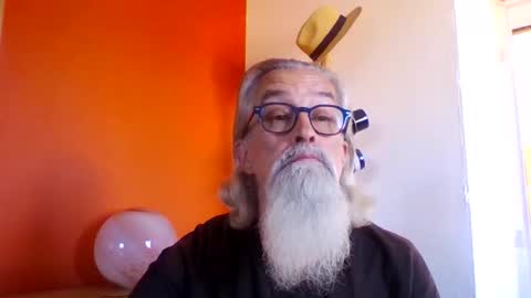 Snapshot of grybear60 chatting on October 5, 12:03 pm Grybear online show from October 5, 12:03 pm