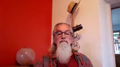 Snapshot of grybear60 chatting on October 29, 10:06 am Grybear online show from October 29, 10:06 am