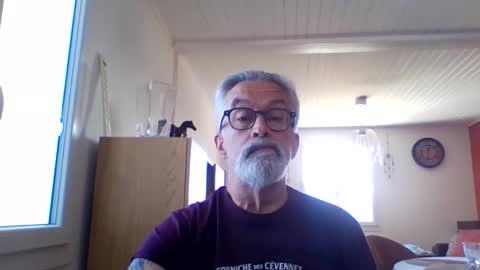 Snapshot of grybear60 chatting on April 26, 10:02 am Grybear online show from April 26, 10:02 am