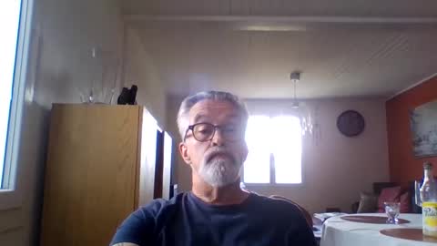 Snapshot of grybear60 chatting on May 5, 10:56 am Grybear online show from May 5, 10:56 am