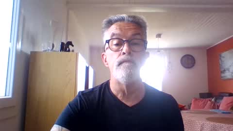 Snapshot of grybear60 chatting on May 12, 10:01 am Grybear online show from May 12, 10:01 am