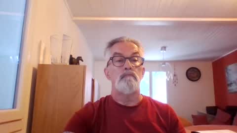 Snapshot of grybear60 chatting on June 1, 8:05 am Grybear online show from June 1, 8:05 am