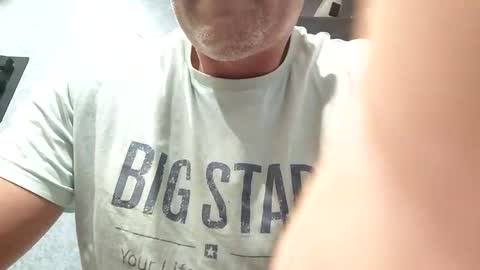 Snapshot of grzegorz34 chatting on September 28, 7:14 am Greg online show from September 28, 7:14 am