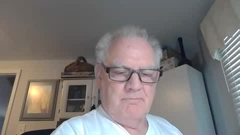 Snapshot of gspotlover1 chatting on November 24, 5:12 pm Horny Daddy online show from November 24, 5:12 pm