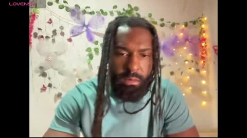 GuapoLivee online show from May 2, 1:10 am