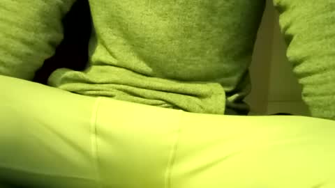 Snapshot of guapopapi88 chatting on December 8, 3:35 pm guapopapi88 online show from December 8, 3:35 pm