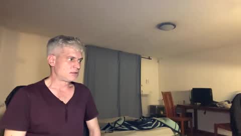 guardiannif_ online show from February 25, 9:13 pm