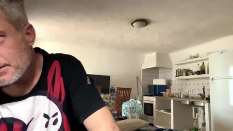 guardiannif_ online show from March 6, 1:03 pm