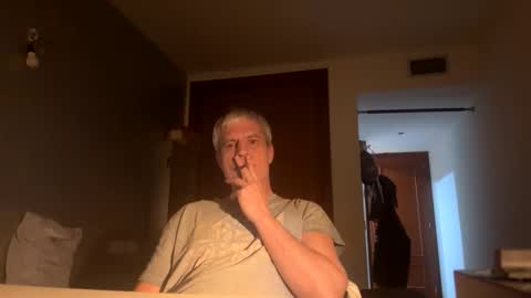 guardiannif_ online show from December 20, 12:29 am