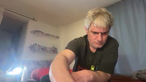 guardiannif_ online show from March 4, 10:38 pm