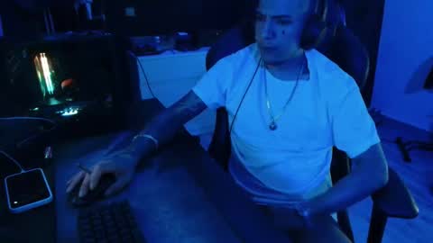 Snapshot of guayaco_ chatting on October 26, 3:56 am Guayaco online show from October 26, 3:56 am