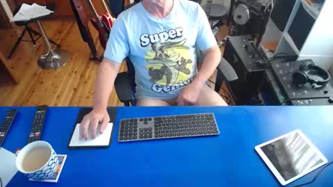 Snapshot of guesswhatigot2 chatting on January 21, 8:08 am guesswhatigot2 online show from January 21, 8:08 am