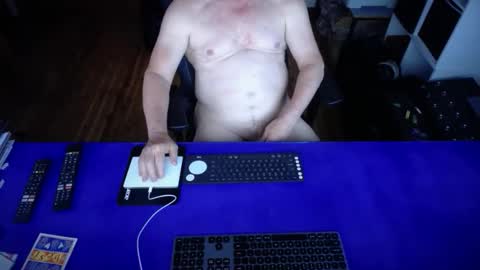 Snapshot of guesswhatigot2 chatting on October 23, 8:46 am guesswhatigot2 online show from October 23, 8:46 am