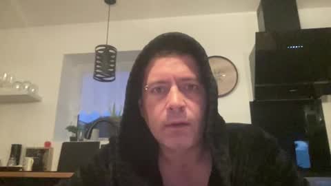 Snapshot of guil0 chatting on September 26, 9:13 am guil0 online show from September 26, 9:13 am