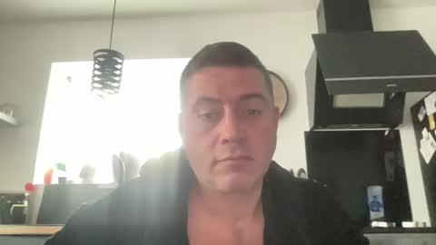 guil0 online show from November 8, 11:32 am