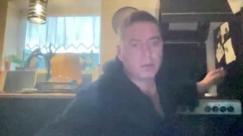 guil0 online show from November 12, 10:37 am