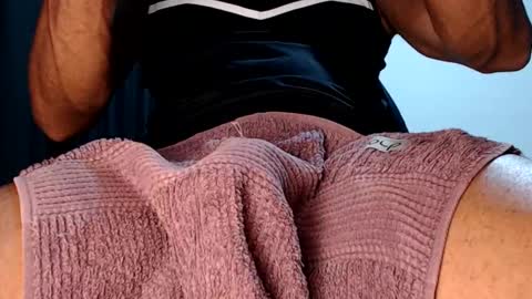 Snapshot of guinho_sp2 chatting on January 8, 4:02 am Guinho online show from January 8, 4:02 am