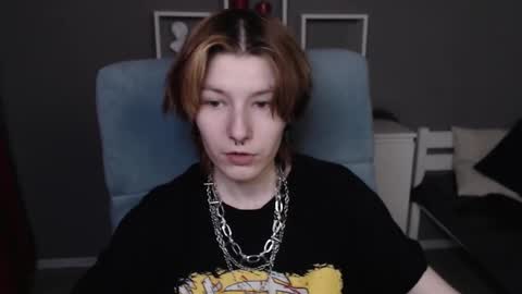 guitarandangell online show from February 12, 9:04 am