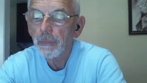 Snapshot of gulfcoast1952 chatting on December 3, 2:16 pm Roy online show from December 3, 2:16 pm