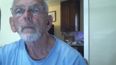 Snapshot of gulfcoast1952 chatting on December 6, 7:01 pm Roy online show from December 6, 7:01 pm