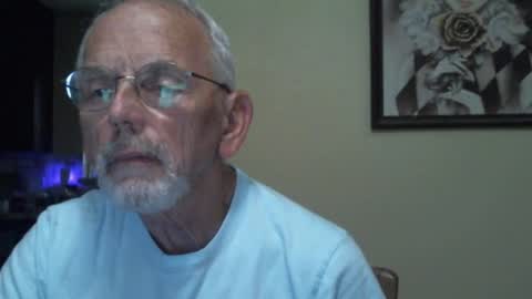 Snapshot of gulfcoast1952 chatting on December 8, 2:30 pm Roy online show from December 8, 2:30 pm