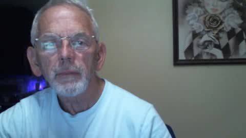 Snapshot of gulfcoast1952 chatting on December 8, 10:25 pm Roy online show from December 8, 10:25 pm