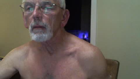Snapshot of gulfcoast1952 chatting on December 21, 11:45 pm Roy online show from December 21, 11:45 pm
