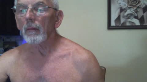 Snapshot of gulfcoast1952 chatting on December 22, 10:25 pm Roy online show from December 22, 10:25 pm