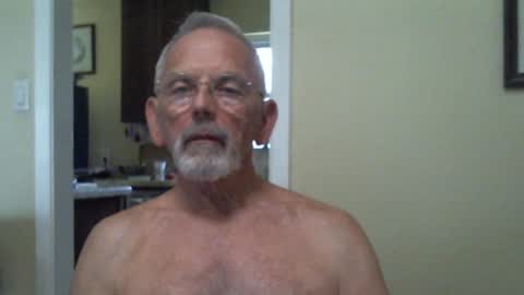 Snapshot of gulfcoast1952 chatting on January 15, 4:00 pm Roy online show from January 15, 4:00 pm