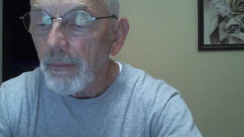 Snapshot of gulfcoast1952 chatting on January 22, 12:38 pm Roy online show from January 22, 12:38 pm