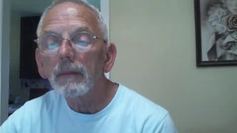 Snapshot of gulfcoast1952 chatting on March 12, 11:33 pm Roy online show from March 12, 11:33 pm