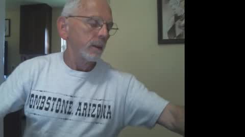 Snapshot of gulfcoast1952 chatting on October 22, 1:33 pm Roy online show from October 22, 1:33 pm