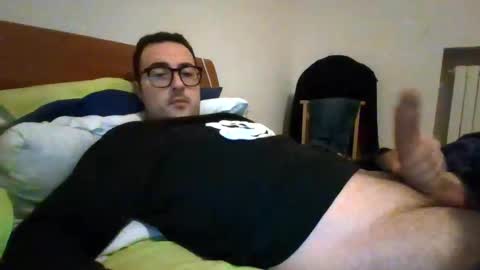 Snapshot of gullit93 chatting on February 4, 8:25 pm gullit93 online show from February 4, 8:25 pm