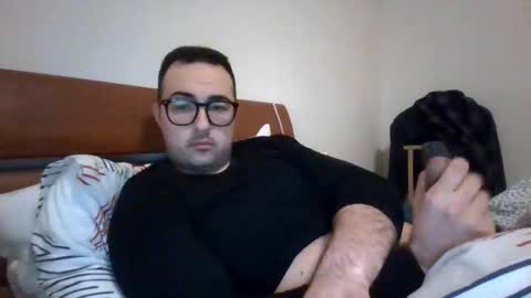 Snapshot of gullit93 chatting on February 18, 8:05 pm gullit93 online show from February 18, 8:05 pm