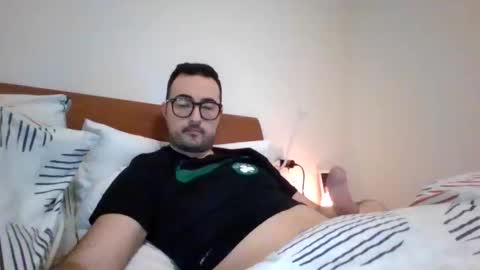 Snapshot of gullit93 chatting on March 1, 11:56 am gullit93 online show from March 1, 11:56 am