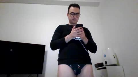 Snapshot of gullit93 chatting on March 2, 8:48 pm gullit93 online show from March 2, 8:48 pm