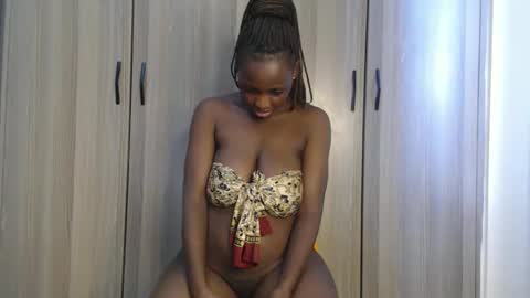 Miss Incredible online show from March 26, 11:38 am