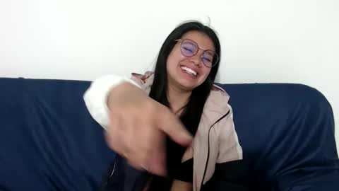 Vane blonde and Hazell black hair online show from September 16, 7:26 pm