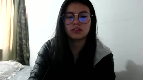 Snapshot of gumball_room chatting on November 6, 7:04 pm Vane blonde and Hazell black hair online show from November 6, 7:04 pm
