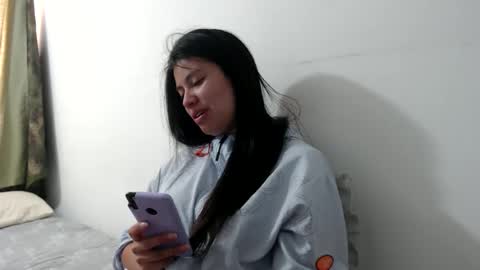 Snapshot of gumball_room chatting on November 10, 3:33 pm Vane blonde and Hazell black hair online show from November 10, 3:33 pm