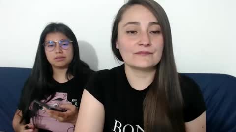 Snapshot of gumball_room chatting on December 1, 7:41 pm Vane blonde and Hazell black hair online show from December 1, 7:41 pm