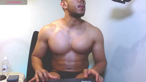 holl latino online show from July 15, 6:24 pm