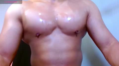 holl latino online show from July 18, 8:01 pm